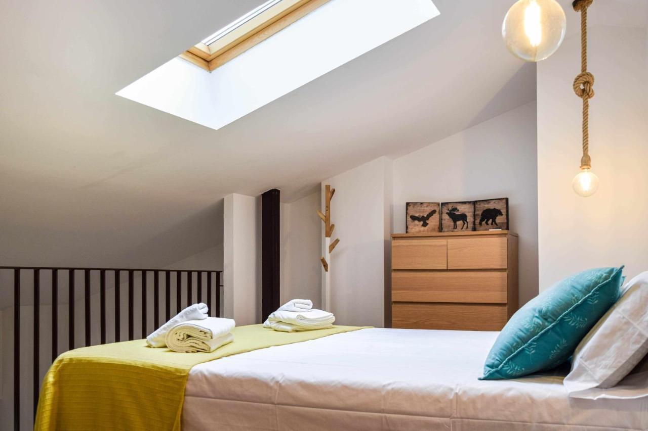 Loft Besalu Alojamiento Centrico Y Acogedor Exterior photo